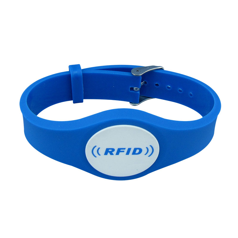 How Does a PVC RFID Wristband Work?